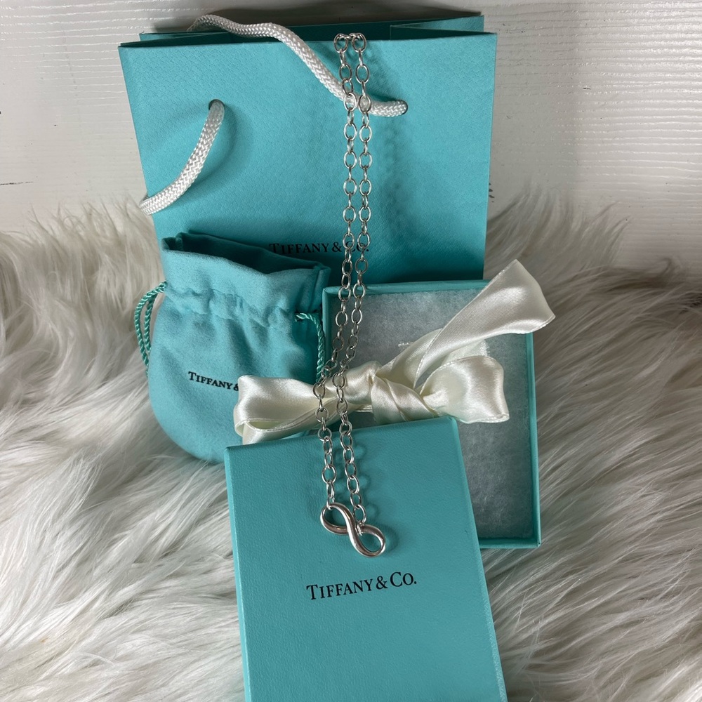 Authentic Tiffany And Co Infinity Necklace Gem